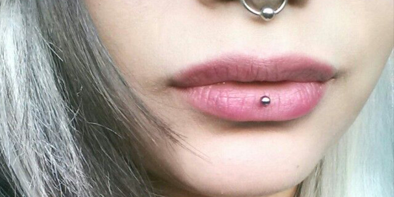 Preciosas Con El Piercing Ashley Inverse Vertical Labret Septum